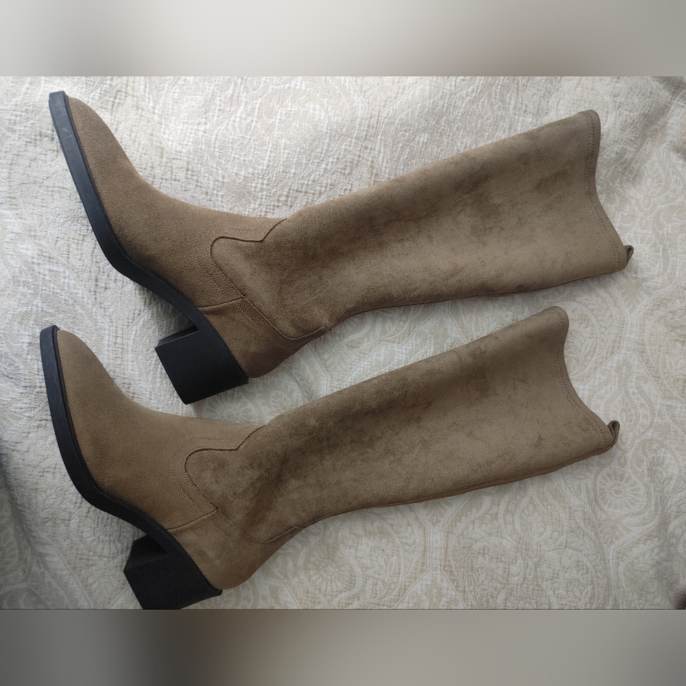 Like New La Canadienne Paton Suede Boots Sz 10 (41)